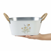 Artikel Ovale Deko-Schale aus Metall mit Blumenmotiv und Jutegriffen, 26 cm, Weiß