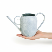 Artikel Deko-Gießkanne aus Metall 32x11x18cm Weiß-Blau Vintage-Stil für Innen- und Außendekoration