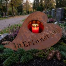 Artikel Pflanzherz aus Metall in Edelrost mit Schriftzug „In Erinnerung“, 33,5 × 24 × 8 cm