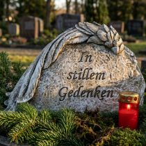 Artikel Grabschmuck aus Polyresin mit Engelsflügel und Spruch, Grau, ca. 16 cm, 4 Stück