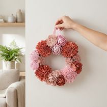 Artikel Blumenkranz aus Sola-Holz mit rosa Blüten, 25 cm für Wohn- und Tischdekoration