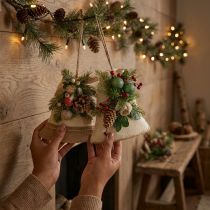 Artikel Weihnachtsglocken Wanddekoration aus Jute mit Tannenzweigen und Zapfen, Höhe 20 cm