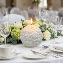 Artikel Kugelkerze aus Wachs mit Rosenmotiv 10,5cm Weiß Tischdekoration Hochzeit Geburtstag