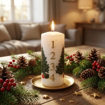 Artikel Adventskalenderkerze Stumpenkerze 150x65mm Weiß mit Zahlen und Christbaum