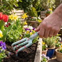 Artikel Mini-Handrechen aus Metall mit Rosenmotiv, Länge 23cm, für Garten und Balkon