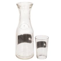 Artikel Glaskaraffe 27cm mit 4 Gläsern 11cm aus transparentem Glas, schwarz-grau beschriftbar