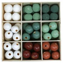 Artikel Holzperlen und Kunststoffkugeln Ø3cm Grün, Braun, Weiß - Set aus 36 Stück