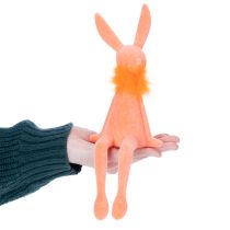 Artikel Samtige Osterhasen Kantenhocker aus Kunststoff mit Federboa 27cm Lachs und Orange 2er Set