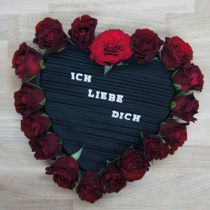Steckschaum Herz Steckmasse Schwarz 28cm x 30cm x 5cm 2St