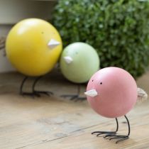 Artikel Deko-Küken aus Holz und Metall, 12 cm, 3er-Set, pastellgelb, rosa und grün, für Frühling und Ostern