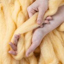 Artikel Wollband aus Wolle Creme-Orange 10m für Kränze und Gestecke
