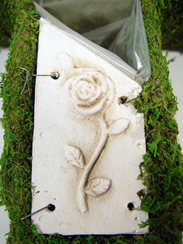 Floristik24 Pflanzkreuz Moos 44x32cm mit Keramikschild