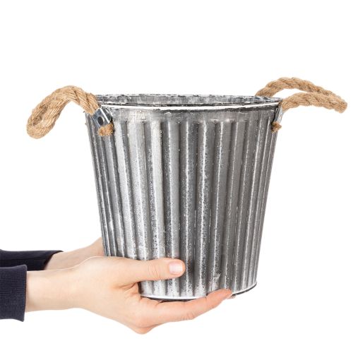 Metalltopf Ø21,5cm mit Henkeln und Jutekordel, Verzinkter Pflanzkübel im Shabby Chic | Floristik24.at