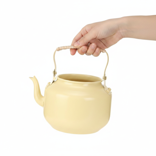 Teekanne aus Metall 17 cm cremefarben mit Griff aus Naturmaterial für Dekoration | Floristik24.at