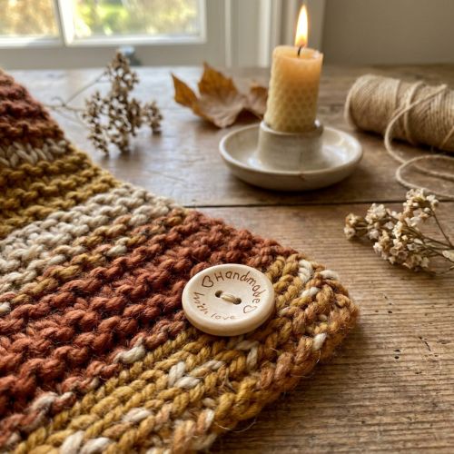 Artikel Bastelbedarf Holzknöpfe mit Gravur "Handmade with Love" Ø 2 cm Natur 220 Stück