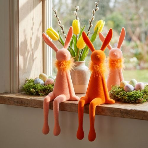 Artikel Osterdeko Kantenhocker Hasen 36cm aus Kunststoff mit samtiger Beflockung in Orange und Lachs für Innenräume