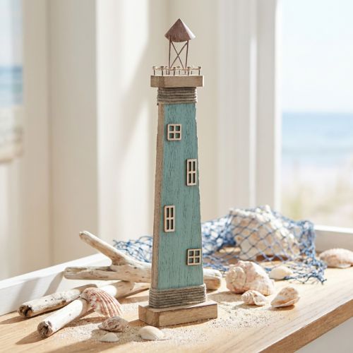 Leuchtturm aus Holz,