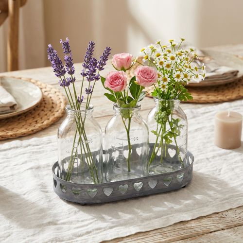 Artikel Glasvasen Set mit rundem Metalltablett Ø11,5cm, Herzen ausgestanzt, 3 Mini-Flaschen