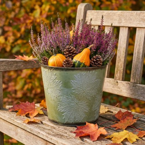 Pflanzgefäß Metalltopf Grün mit Ahornlaub Ø25,5cm H22cm für Herbstdeko | Floristik24.at
