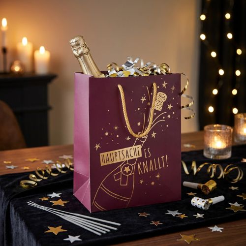 Papiertasche Geschenktüte 18×10×23 cm Weinrot Gold „Hauptsache es knallt“ 2 Stück | Floristik24.at