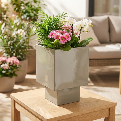 Artikel Würfel-Pflanzgefäß Metall 22 cm Grün mit Erhöhtem Stand