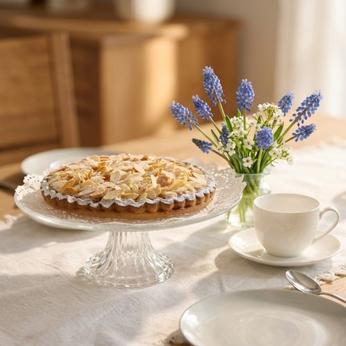 Lebensmittelattrappe Mandeltorte aus Kunststoff, 19cm, beige-gold, für Schaufensterdeko | Floristik24.at