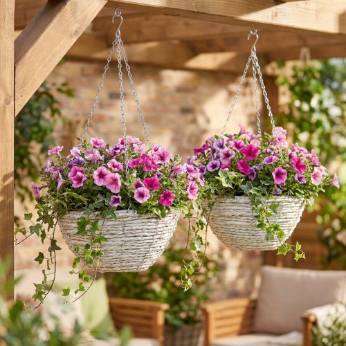 Artikel Hängender Blumentopf aus Stroh mit Metallgestell, Ø28 cm, Weiß, 2er-Set