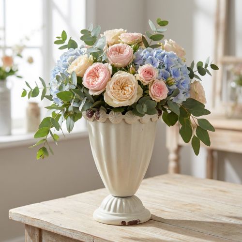 Kleine Pokalvase aus Metall, cremeweiß, mit Zierrand, 11cm – für Trockenblumen | Floristik24.at