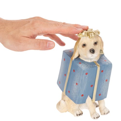 Dekofigur Hund sitzend im Geschenkpaket 20cm Kunstharz handbemalt | Floristik24.at