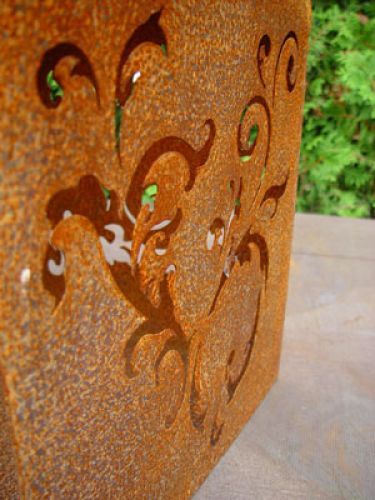 Artikel Barockwürfel aus rostigem Metall, 33 cm x 33 cm