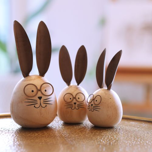 Artikel Deko Hase aus Holz und Metall mit humorvollem Design als freundlicher Blickfang 19cm 2St