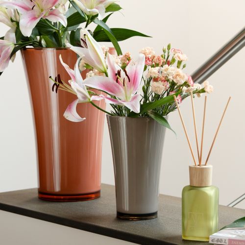 Artikel Dekovase aus Kunststoff für Schnittblumen und Blumensträuße