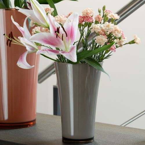 Artikel Dekovase aus Kunststoff für Schnittblumen und Blumensträuße