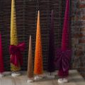 Deko-Tannenbaum schlank 80 cm modern rot auf Holzfuß | Floristik24.at