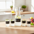 Glaskaraffe 27cm mit 4 Gläsern 11cm aus transparentem Glas, schwarz-grau beschriftbar | Floristik24.at