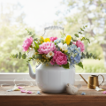 Deko-Teekessel aus Metall Weiß Ø12cm H16cm für Blumenarrangements | Floristik24.at