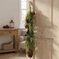 Weihnachtliche Hängedekoration aus Kiefernzapfen und Eukalyptus, 60 cm | Floristik24.at