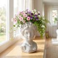 Frauenbüste aus Steinguss grau 15×14×25cm mit Blumenkranz als Übertopf | Floristik24.at