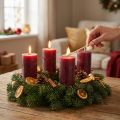 Durchgefärbte Rustic Stumpenkerzen Burgund 110×60mm 4er-Set selbstlöschend | Floristik24.at