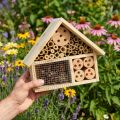 Insektenhotel Holz Tannenholz Natur 21cm mit Zapfen und Bohrlöchern | Floristik24.at