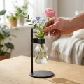 Dekovase aus Glas mit Metallständer in Schwarz Ø13cm | Floristik24.at