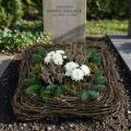 Deko Pflanzkissen aus Naturzweigen 40x40 cm mit Kunststofffolie – für Gestecke und floristische Dekoration | Floristik24.at