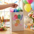 Geschenktüte Papier Geburtstag Happy Birthday Luftballons Beige 26×14×36 cm 2 Stück | Floristik24.at