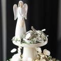 Engel-Figur aus Keramik, Cremeweiß, mit Herz, Höhe 23 cm | Floristik24.at